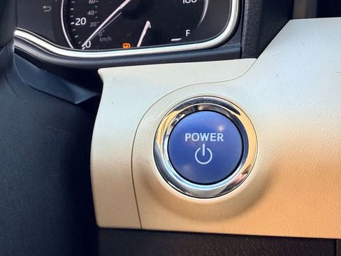 Used 2019 Toyota Avalon Limited image 6