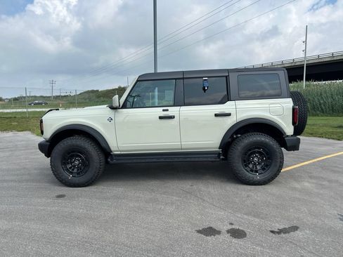 New 2026 Ford Bronco Outer Banks w/ Sasquatch Package AWD/4WD image 9