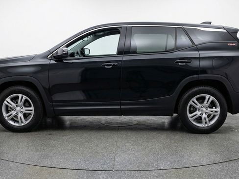 Used 2024 GMC Terrain SLE image 5