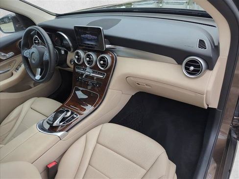 Used 2017 Mercedes-Benz GLC 300 image 24