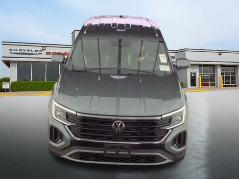 Used 2025 Volkswagen Atlas Cross Sport SE image 14