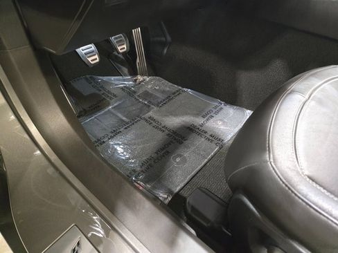 Used 2016 Chevrolet Corvette Stingray Convertible w/ 2LT Preferred Equipment Group image 22