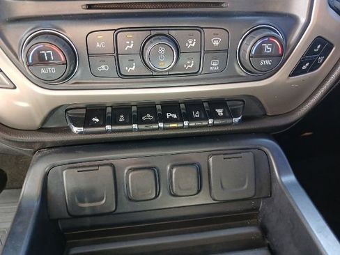 Used 2015 GMC Sierra 2500 Denali w/ Duramax Plus Package AWD/4WD image 41