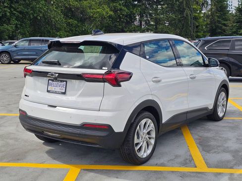 New 2027 Chevrolet Bolt LT w/ Comfort Package FWD image 5