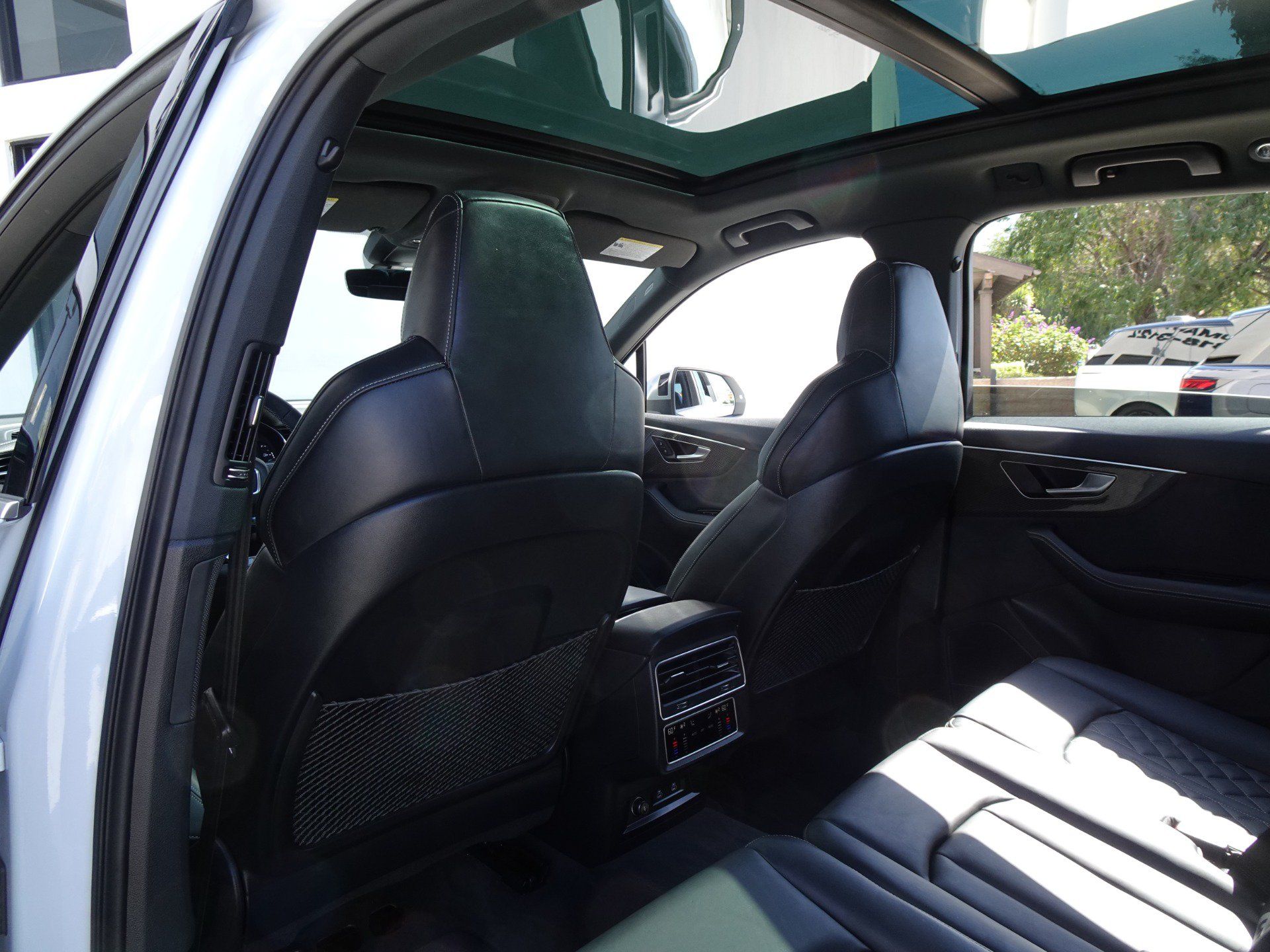 Used 2023 Audi SQ7 Premium Plus w/ Towing Package AWD/4WD image 15
