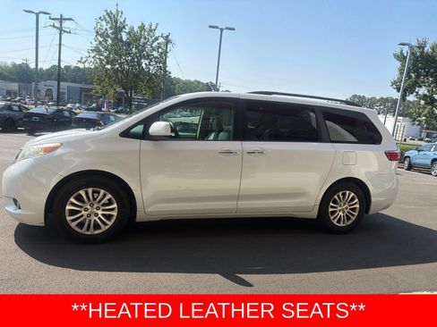 Used 2015 Toyota Sienna XLE Premium FWD image 6