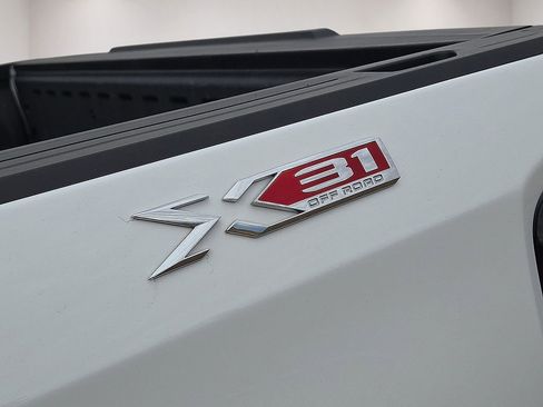 Used 2024 GMC Sierra 1500 Elevation AWD/4WD image 13