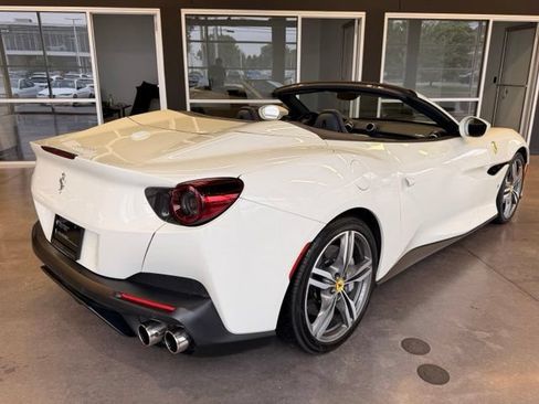 Used 2019 Ferrari Portofino RWD image 12