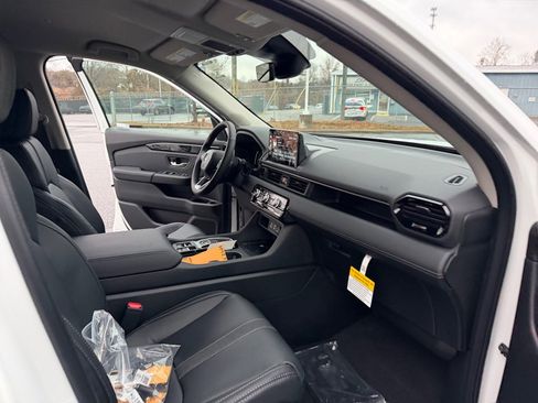 New 2025 Honda Pilot EX-L image 28