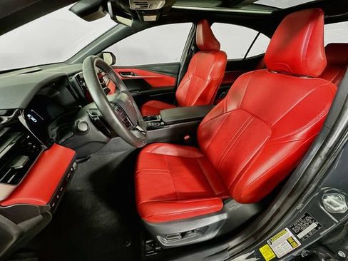 Used 2025 Toyota Camry XSE AWD/4WD image 29