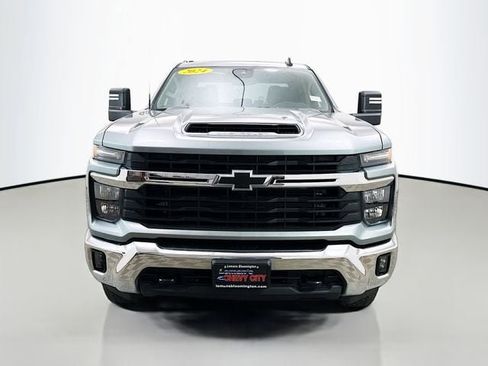 Used 2024 Chevrolet Silverado 2500 LT w/ Convenience Package image 2