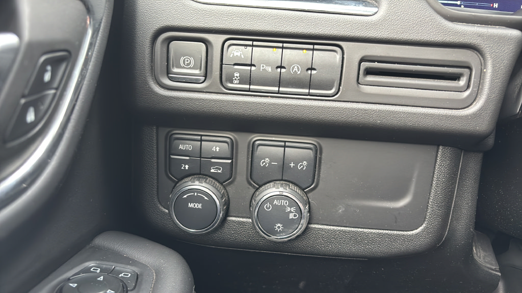 Used 2023 Chevrolet Tahoe LT AWD/4WD image 13