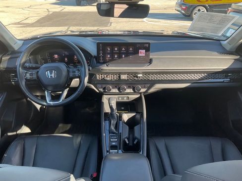 Used 2023 Honda Accord Touring image 17