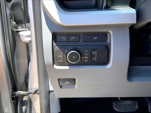 Certified 2023 Ford F250 XLT w/ XLT Premium Package AWD/4WD image 36