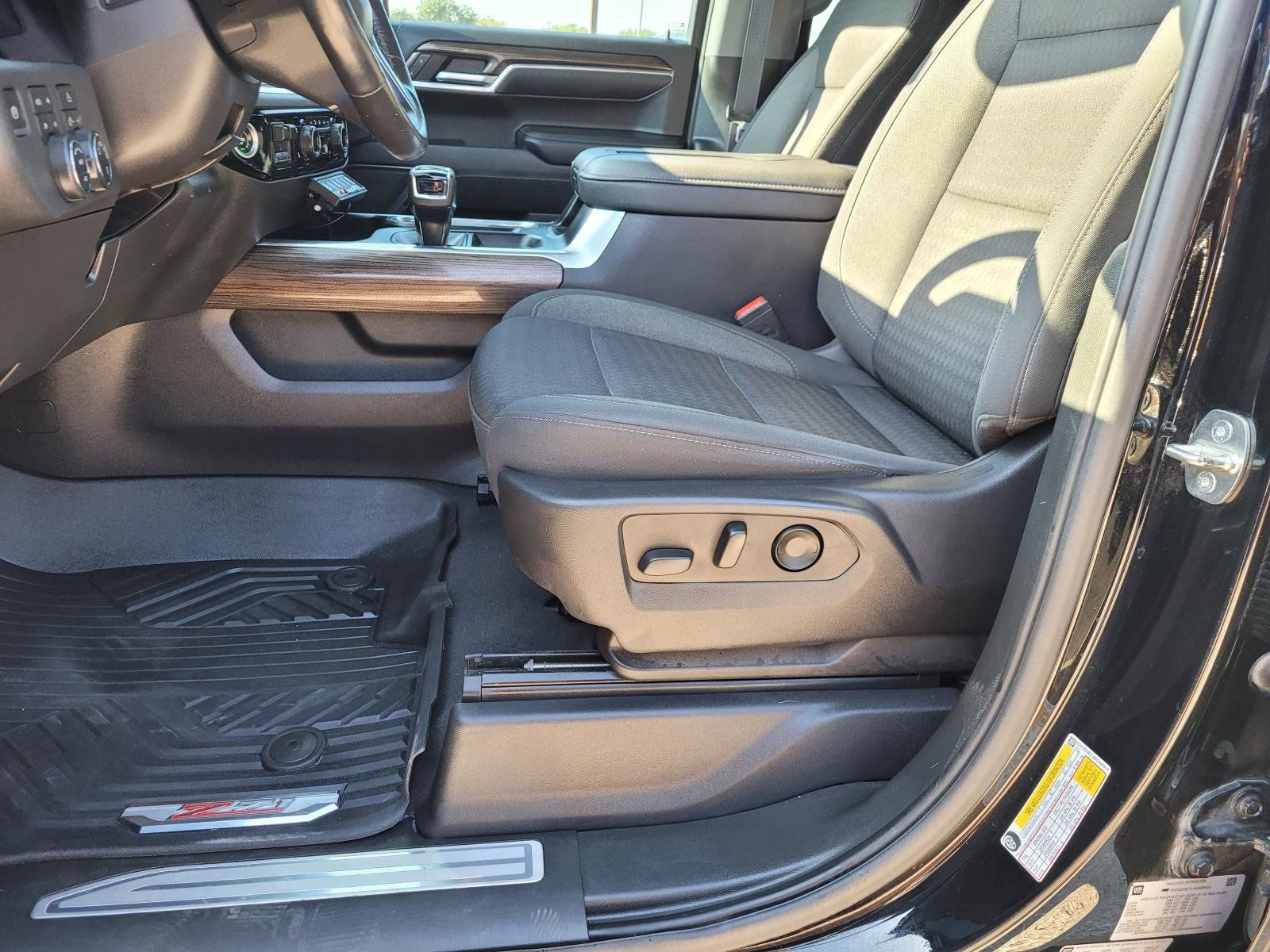 Used 2022 Chevrolet Silverado 1500 LT AWD/4WD image 18