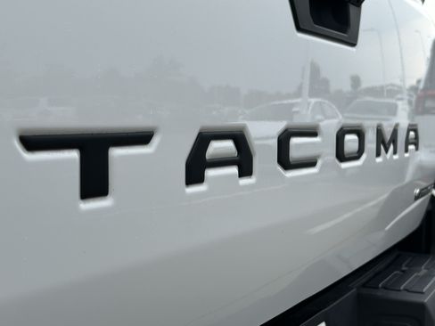 Certified 2025 Toyota Tacoma TRD Off-Road w/ TRD Off Road Upgrade Package AWD/4WD image 8