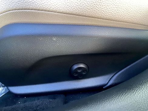 Used 2018 Mercedes-Benz C 300 4MATIC Sedan image 17