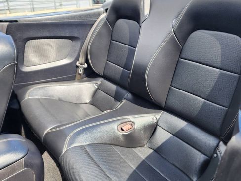 Used 2019 Ford Mustang Premium RWD image 23