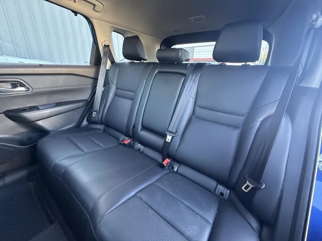 Used 2023 Nissan Rogue SV w/ SV Premium B Package FWD image 9