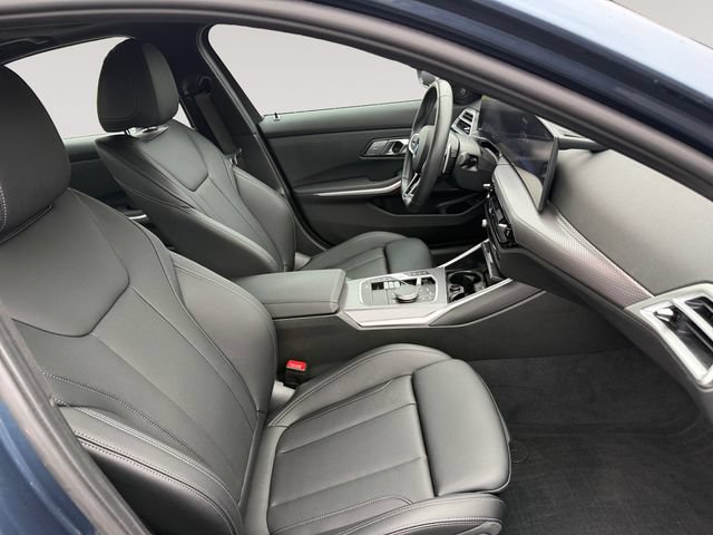 Certified 2026 BMW 330i xDrive Sedan w/ M Sport Package AWD/4WD image 15