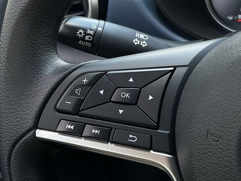 Used 2025 Nissan Versa SV image 22