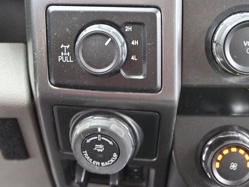 Used 2019 Ford F150 XLT w/ Equipment Group 302A Luxury AWD/4WD image 23