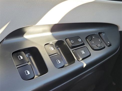 Used 2023 Hyundai Kona SEL image 14