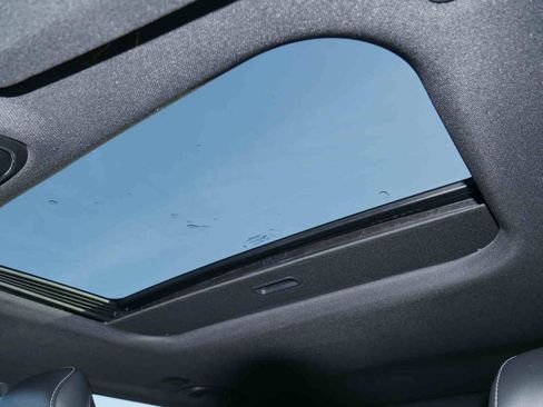 New 2025 Jeep Grand Cherokee Altitude image 25