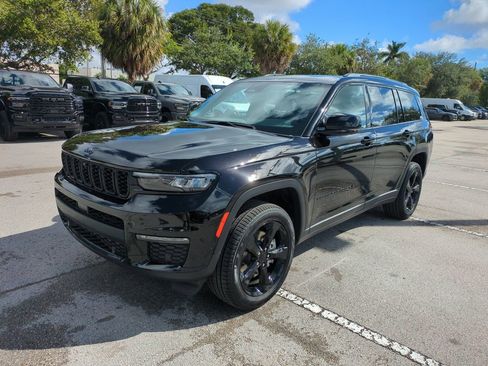 New 2025 Jeep Grand Cherokee L Limited w/ Luxury Tech Group II AWD/4WD image 9