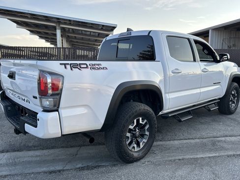Used 2023 Toyota Tacoma TRD Off-Road image 4