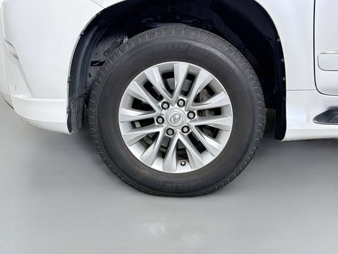 Used 2018 Lexus GX 460 Premium w/ Premium Package AWD/4WD image 32