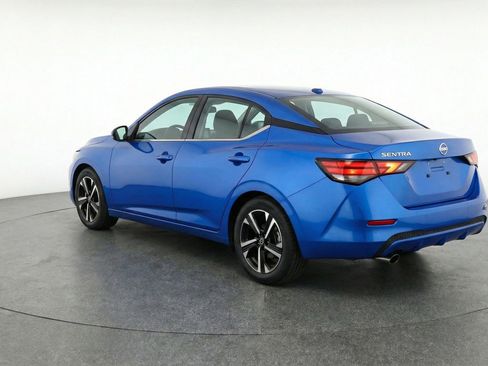 Used 2025 Nissan Sentra SV image 6