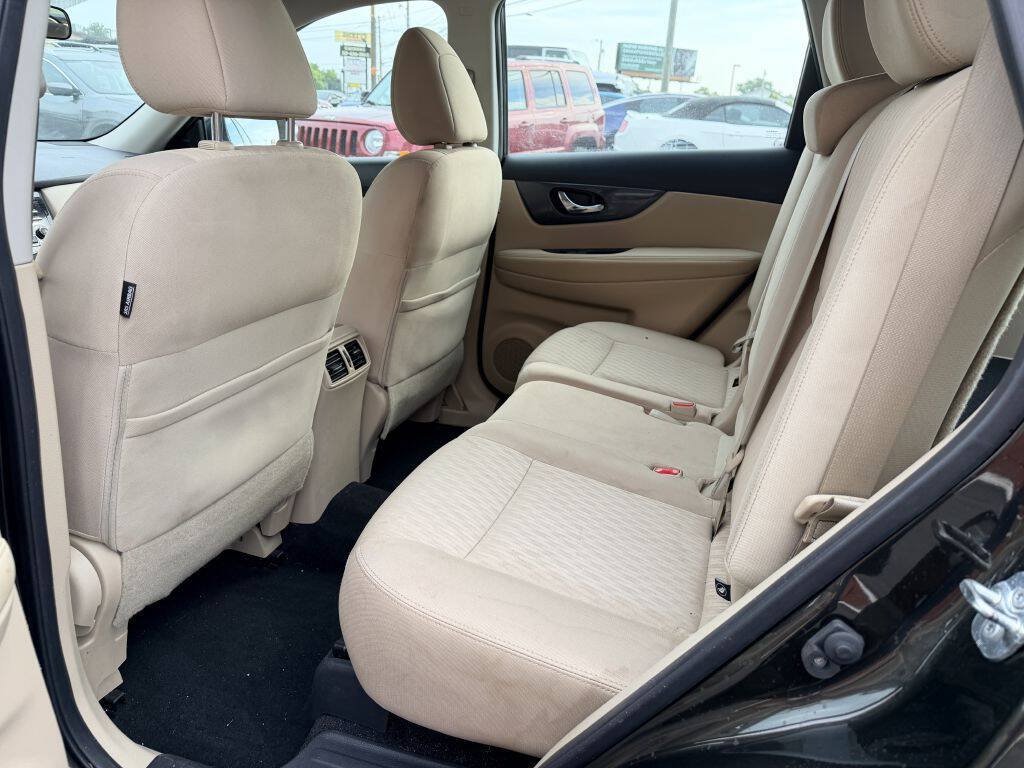 Used 2017 Nissan Rogue S AWD/4WD image 6