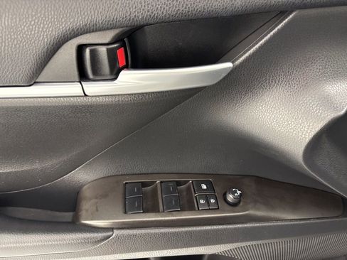 Used 2023 Toyota Camry SE image 19