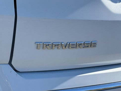 Used 2023 Chevrolet Traverse Premier FWD image 29