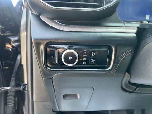 Used 2024 Ford Explorer Platinum w/ Technology Package AWD/4WD image 26