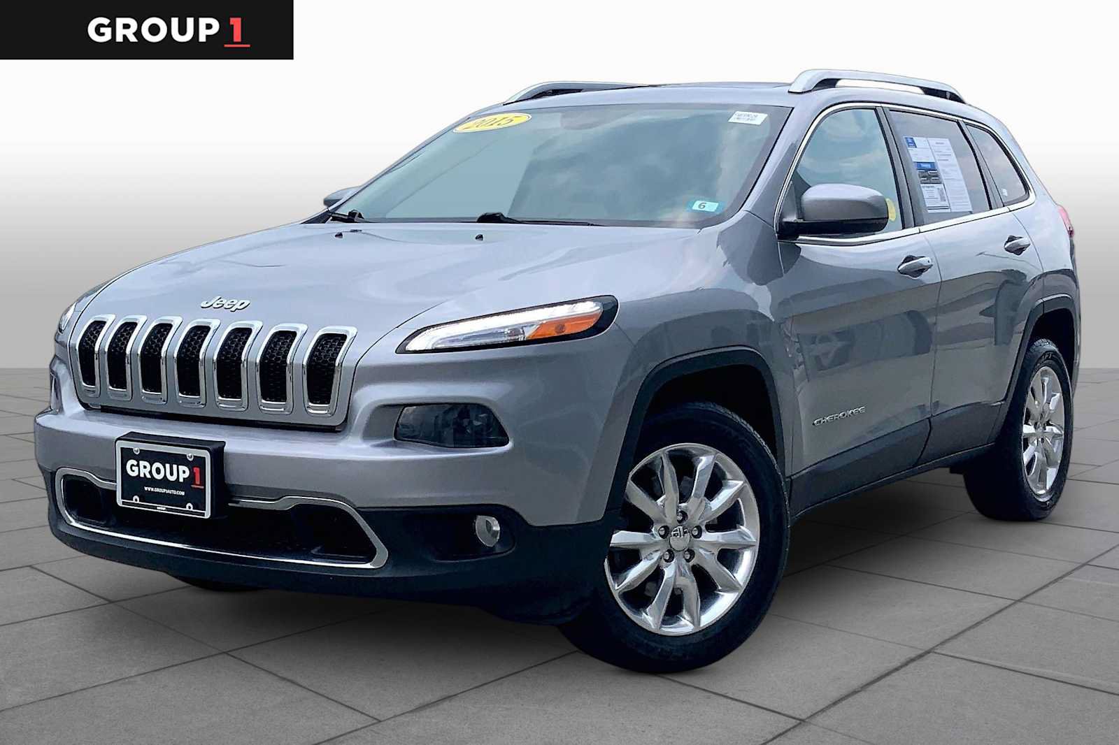 Used 2015 Jeep Cherokee Limited w/ Luxury Group AWD/4WD image 1
