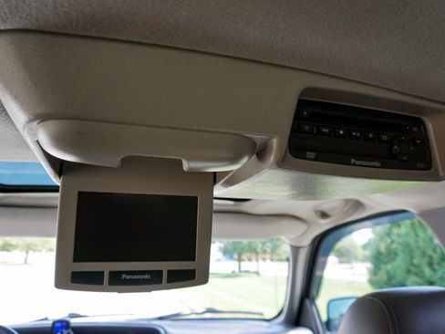 Used 2005 GMC Yukon XL 2500 SLT w/ SLT Preferred Equipment Group image 12