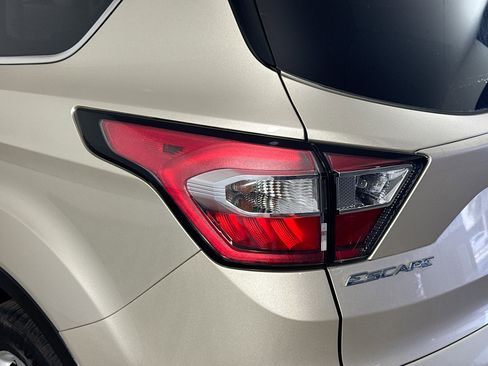 Used 2018 Ford Escape SEL image 35