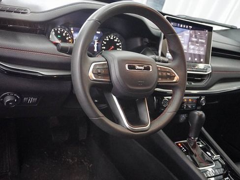 Used 2024 Jeep Compass Trailhawk image 9