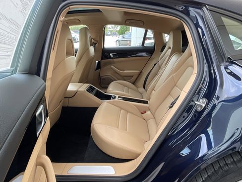 Used 2019 Porsche Panamera 4 image 23