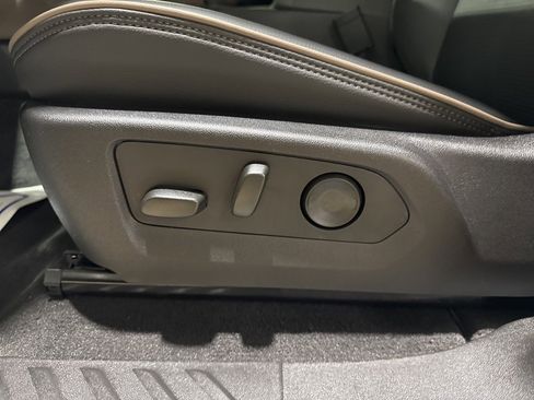 New 2026 GMC Canyon Denali image 19