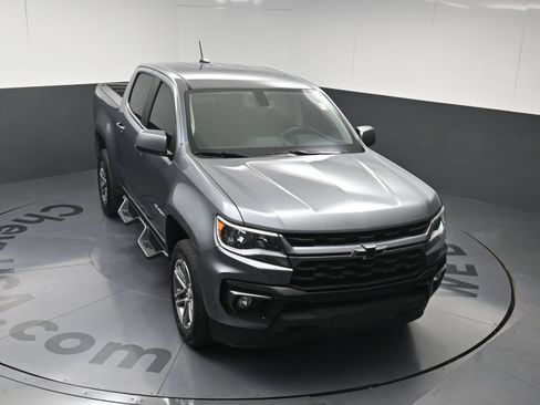 Used 2022 Chevrolet Colorado LT w/ LT Convenience Package AWD/4WD image 32