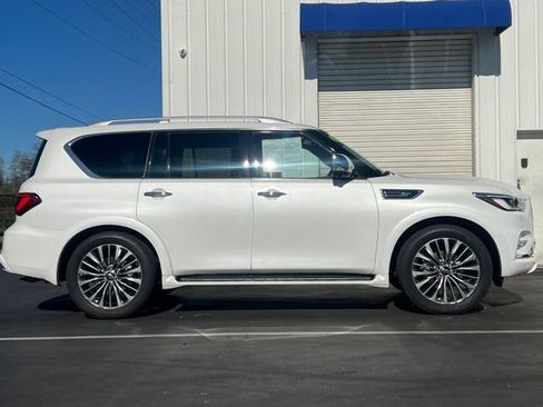 Used 2021 INFINITI QX80 Sensory w/ All-Season Package image 3