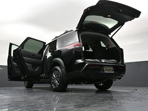 New 2026 Nissan Pathfinder SV image 38