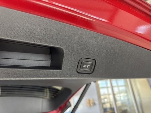 Used 2024 Chevrolet Traverse Z71 image 20