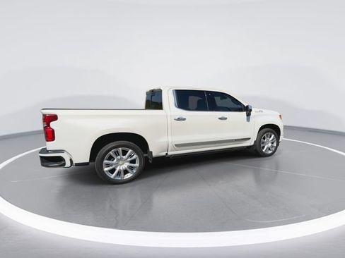 Used 2022 Chevrolet Silverado 1500 High Country w/ High Country Premium Package AWD/4WD image 12