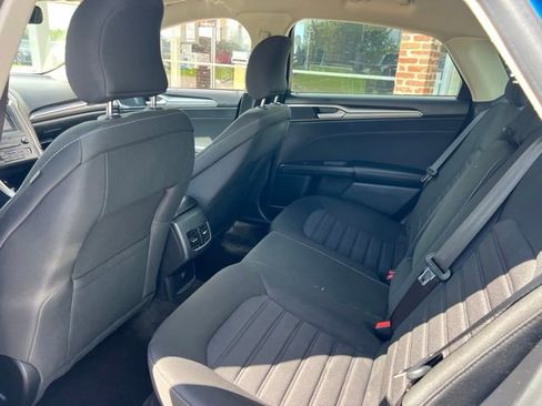 Used 2019 Ford Fusion SE FWD image 20