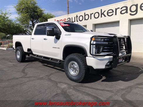 Used 2020 Chevrolet Silverado 3500 High Country w/ Z71 Off-Road Package AWD/4WD image 4