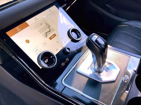 Used 2023 Land Rover Range Rover Evoque R-Dynamic S image 15